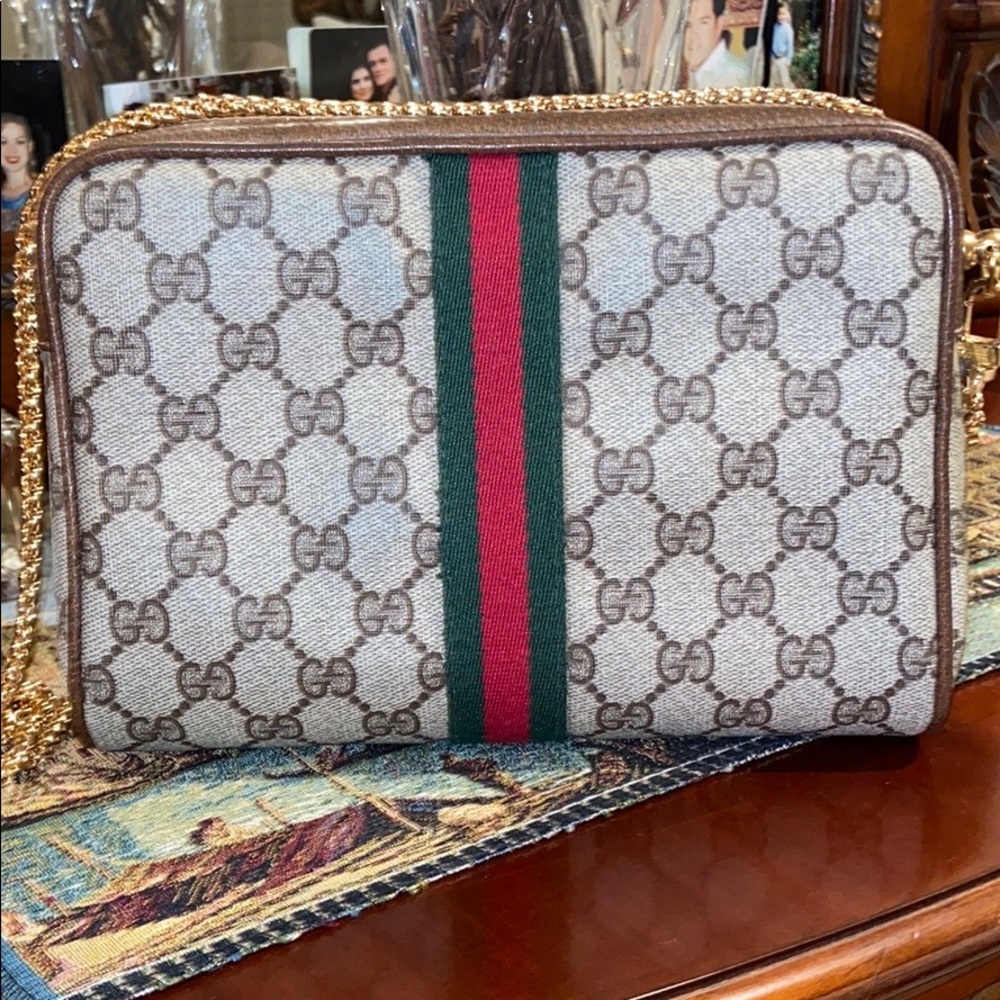 GUCCI Crossbody Purse (authentic)